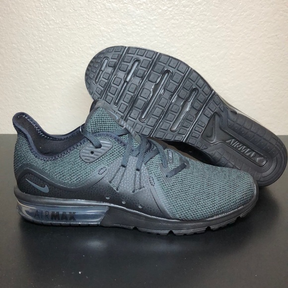 Nike Shoes - Nike Air Max Sequent III